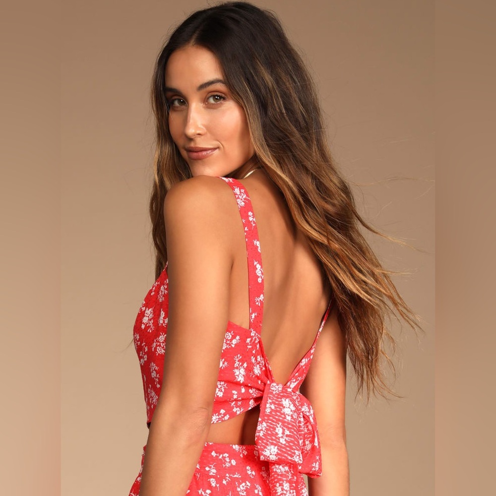 Lulu's Red Floral Tie-Back Crop Top